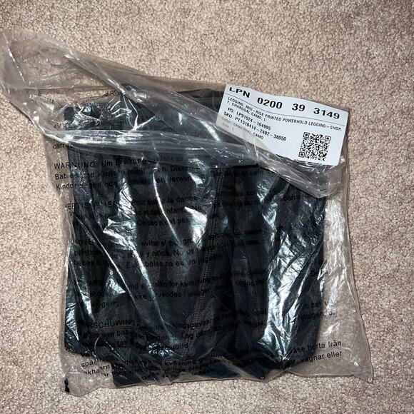 New Fabletics Mid-Rise Powerhold Legging Camo size L short - Picture 3 of 6